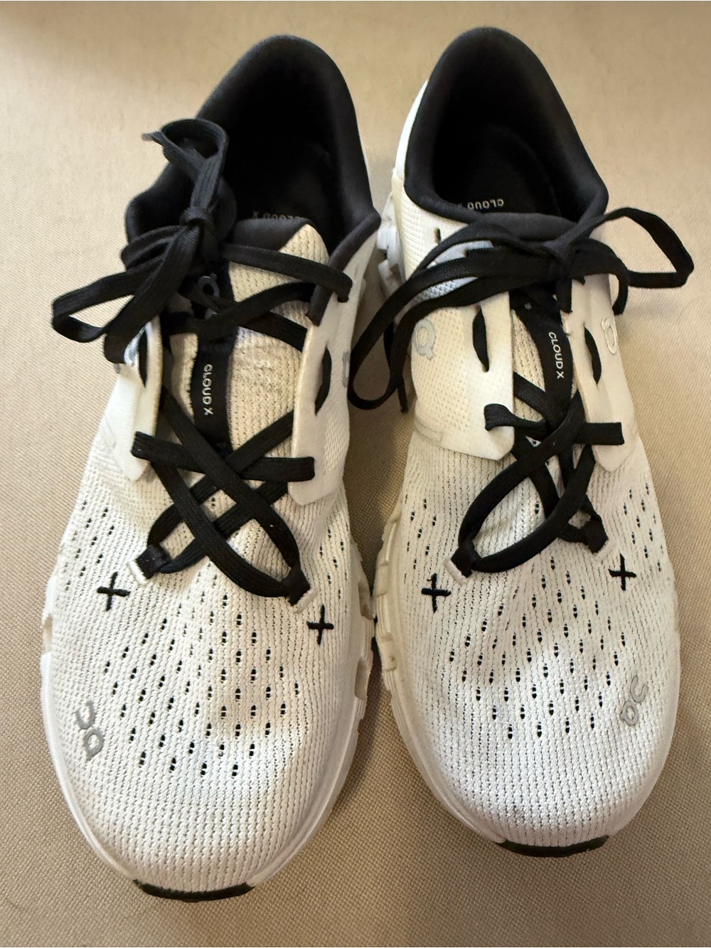 On Running Cloud X4 Womens Athletic Shoes - White & Black